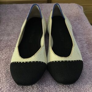 Stylish Black and Cream Women's Flats